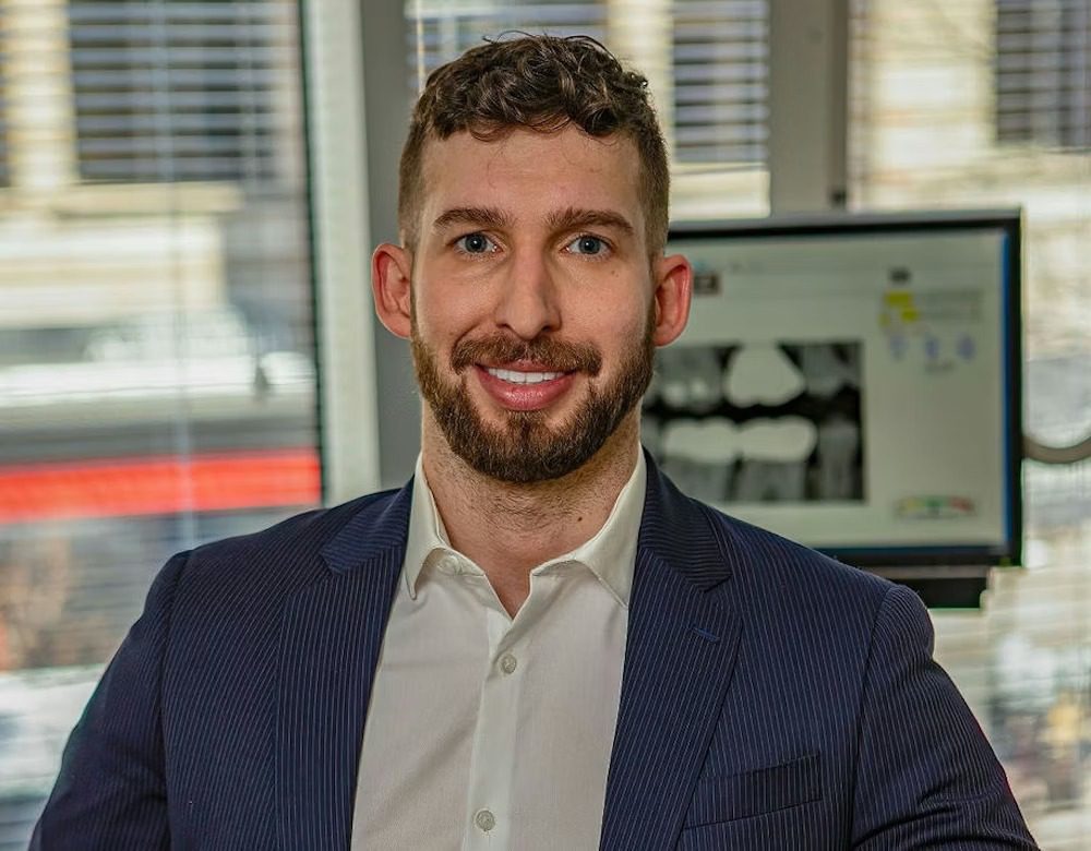 Dr. Nathan Van der Linden